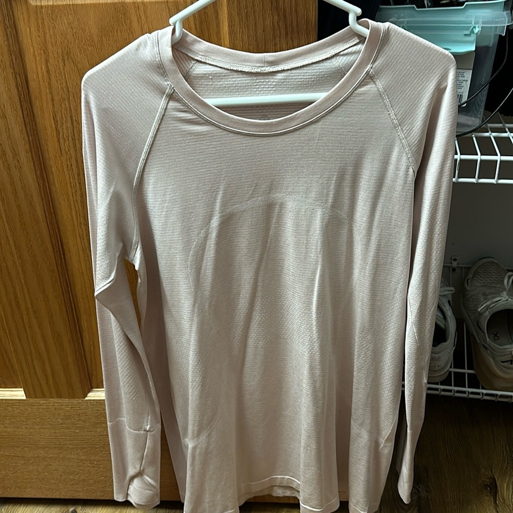 Lululemon swiftly Tech long sleeve light pink/cream!